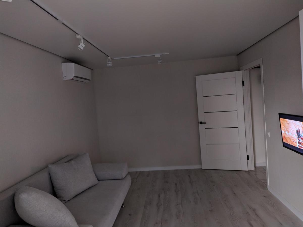 Cozy 75 Apart In Center - 2Х Кімнатна Квартира В Центрі Кропивницького Kirovograd Dış mekan fotoğraf
